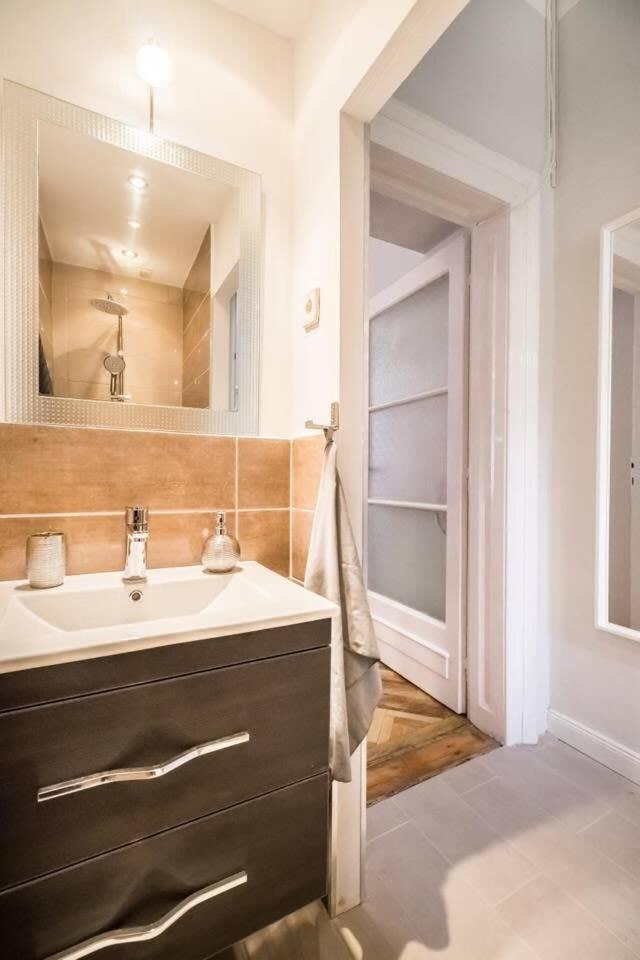 Perfectly Located, Renewed And Cozy Apartment ブダペスト エクステリア 写真